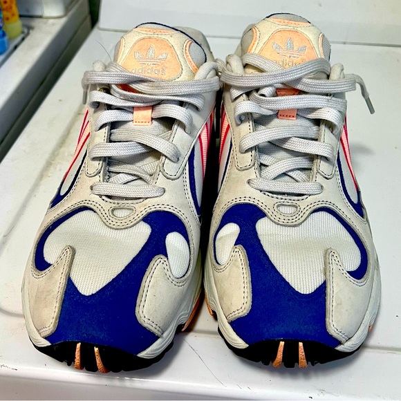 Adidas shoes - Picture 1 of 3